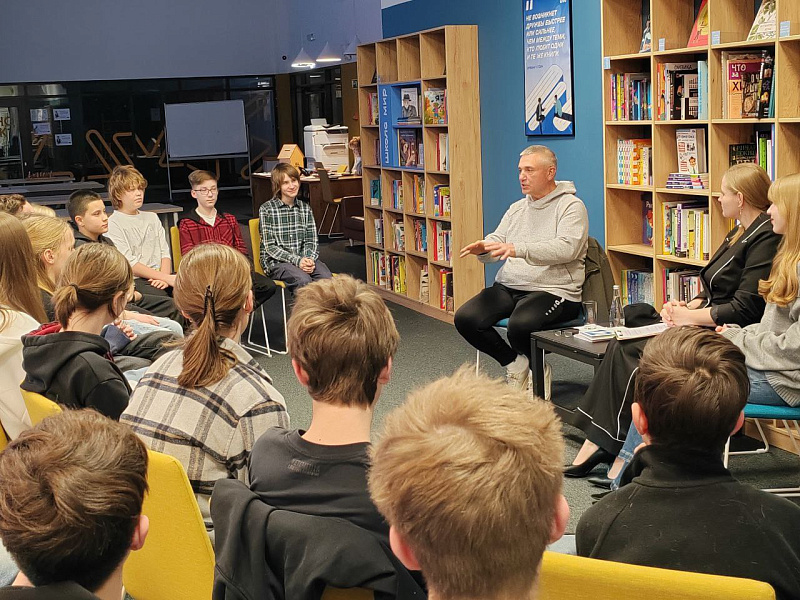 Встреча ребят МИРа с основателем группы компаний «Askona» и создателем Доброграда — Владимиром Михайловичем Седовым